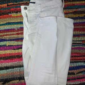 white American eagle jeans